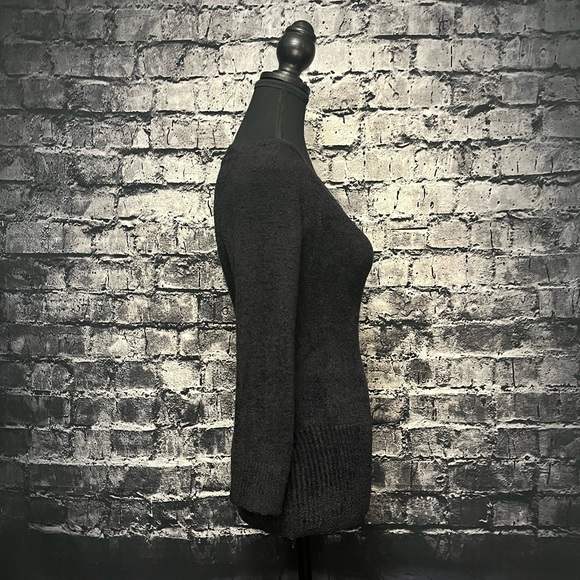 Suzy Shier Sweater - Picture 4 of 6